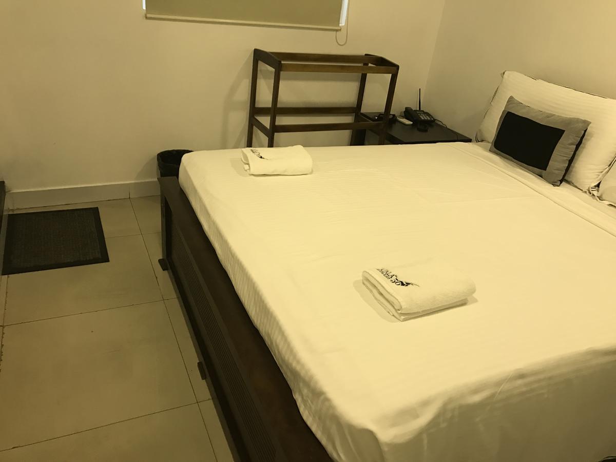 Impala City Hotel And Hostel Kandy 50 Extérieur photo